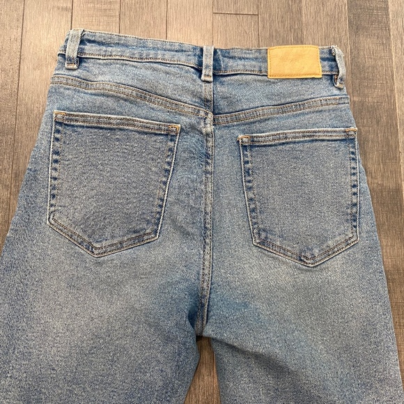 EUC Zara High Waist Jeans - Picture 2 of 6